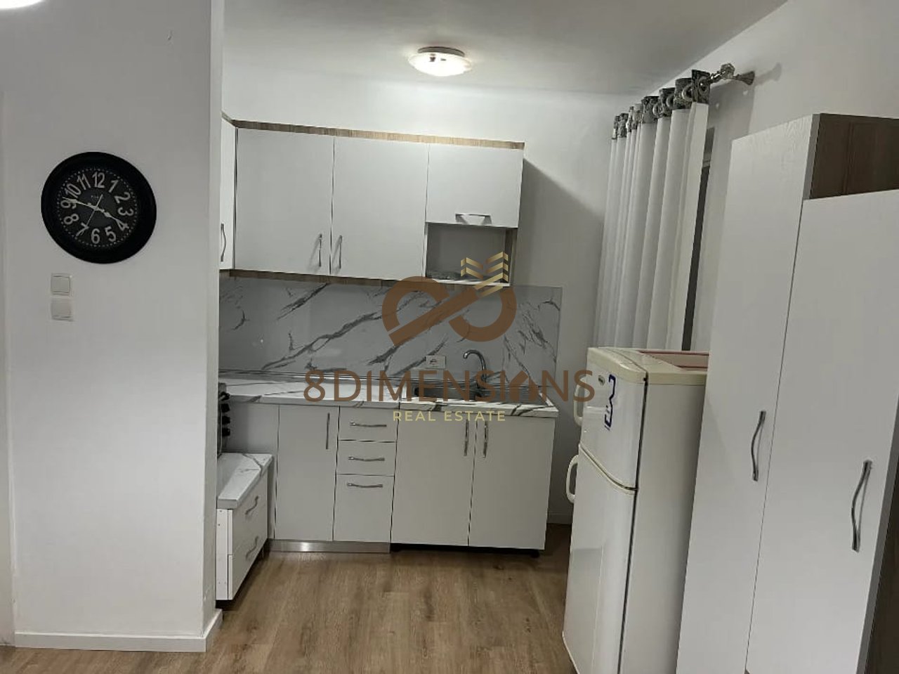 Jepet me qera Apartament 1+1 ne rrugen e Elbasanit, perballe Downtown Tirana