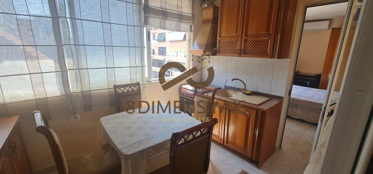 Appartamento 2+1 con cucina in affitto vicino alla zona di Zogu i Zi - Tirana (ID D8242A-78)