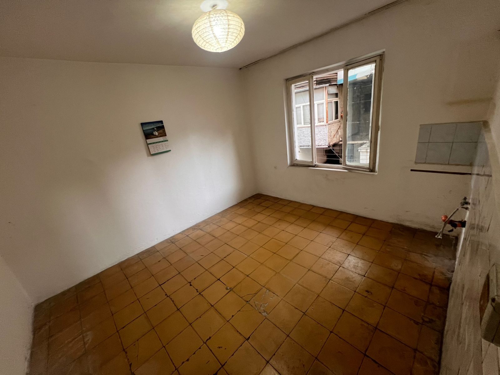 Shitet apartament 2+1 me prane Report TV