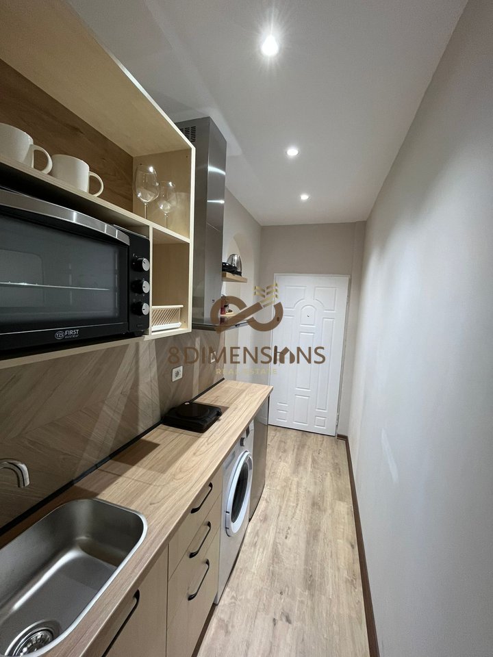 GARSONIERE PER SHITJE ISH EKSPOZITA (D811A-4)