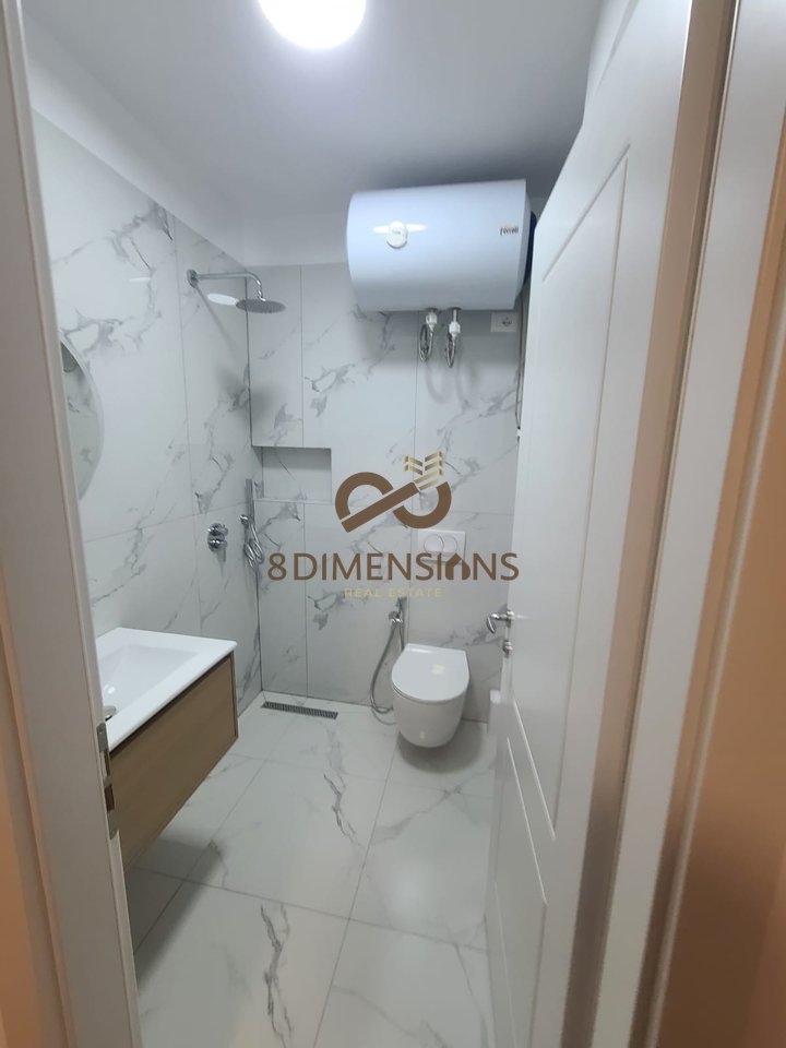 Ambient Premium me qira tek Pazari i Ri (D828Z-5)