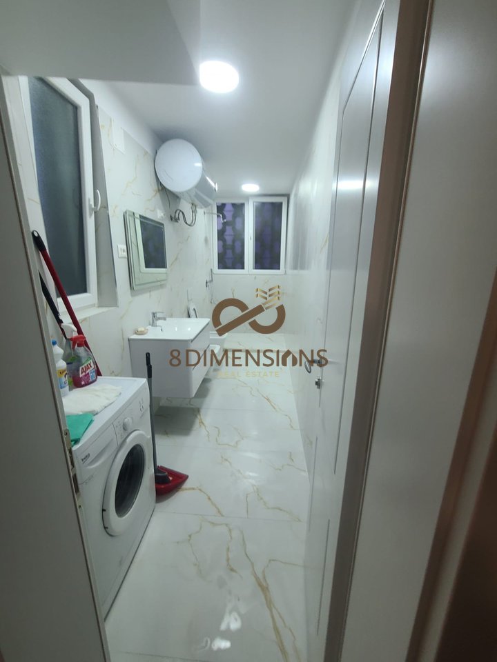 Ambient Premium me qira tek Pazari i Ri (D828Z-5)