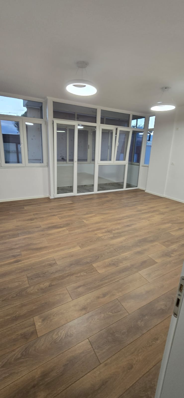 Shitet Apartament 2+1+2 tualete ne Rrugen Haxhi Hysen Dalliu prane Prokurorise (D8142A-57)