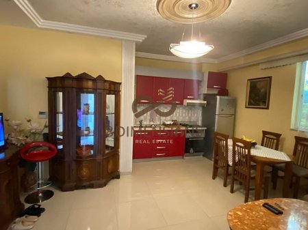 JEPET ME QERA APARTAMENT 1+1 TEK SELVIA PRANE VILA GOLD ( D8241A-125 )