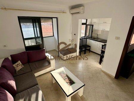 APPARTAMENTO 1+1+ CON CUCINA SEPARATA IN AFFITTO A LAPRAKE VICINO A "ZONJA E KESHILLIT TE MIRE" (D8241Z-43)