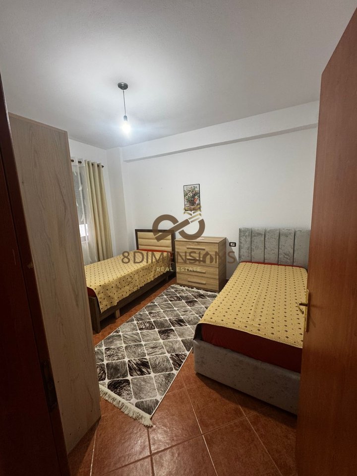 Jepet me qera hyrje 2+1 ne Yzberisht D8242A-121