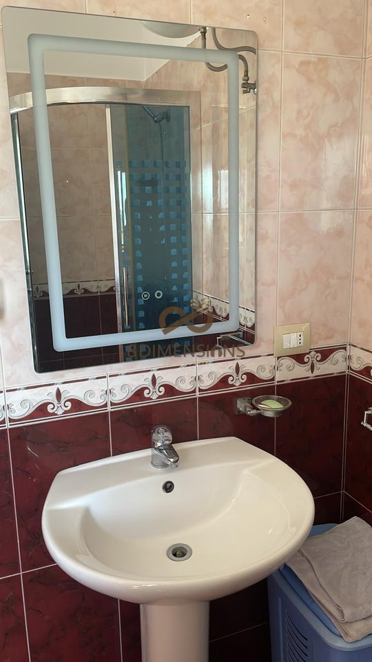 Jepet me qera Apartament 3+1 ne Kinostudio te Rruga Shefqet Kuka  (D8243Z-3)