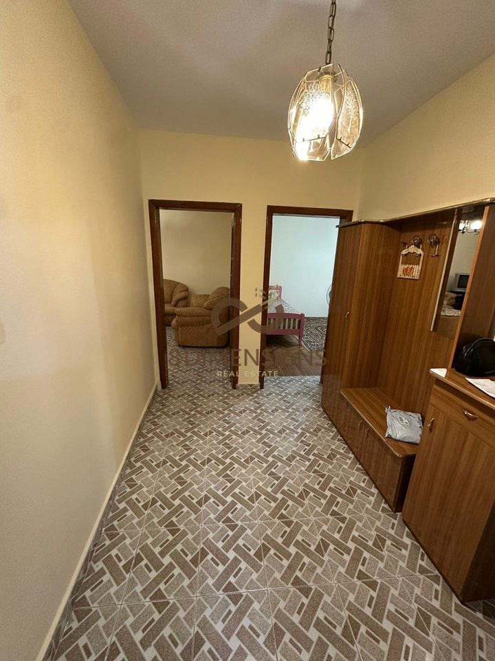 3+1 APARTMENT FOR RENT ON BULEVARDI ZOGU I PARE VERY CLOSE TO THE CENTER (D8143Z-5)