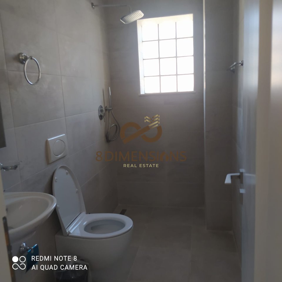 JEPET ME QERA APARTAMENT 1+1 NE SHKOZE PRANE ISH UZINES SE AUTOTRAKTOREVE (D8241A-126)