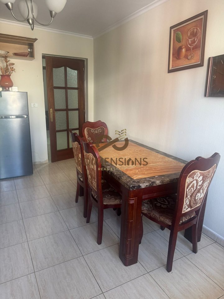 JEPET ME QERA APARTAMENT 1+1+KUZHINE ME VETE NE RRUGEN "KONGRESI I MANASTIRIT"(D8241Z-44)