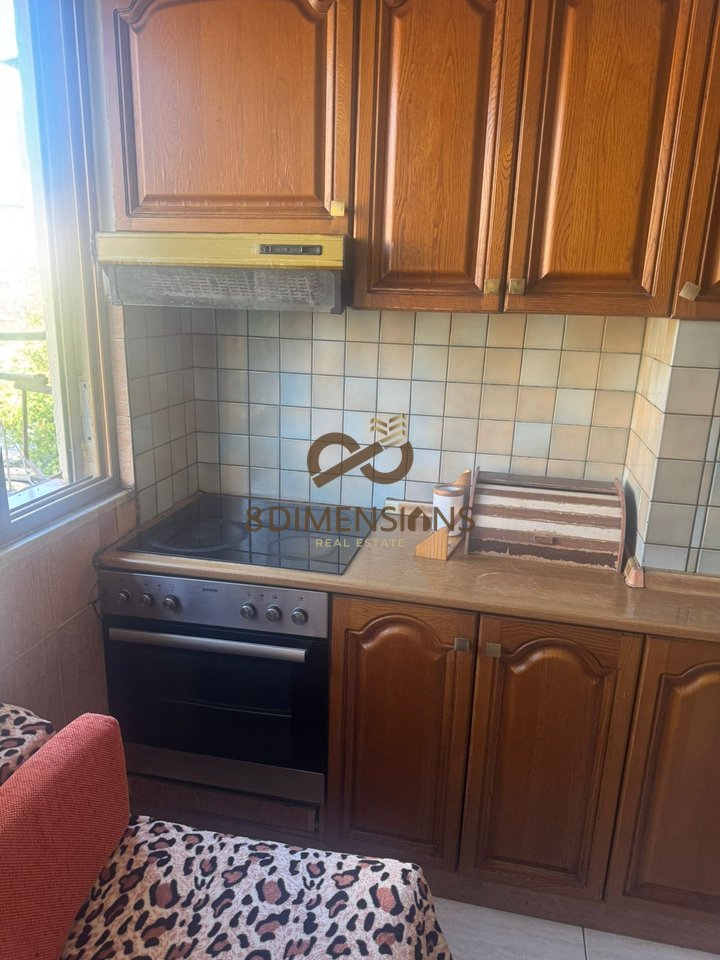 JEPET ME QERA APARTAMENT 1+1+KUZHINE ME VETE NE RRUGEN "KONGRESI I MANASTIRIT"(D8241Z-44)