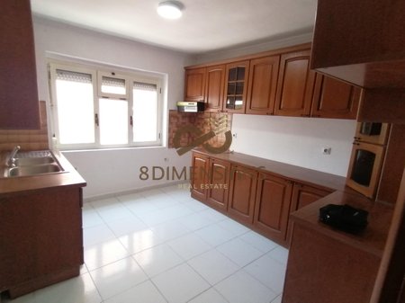 Appartamento 2+1 + Cucina Separata + Balcone in affitto in Via Islam Alla, vicino a Myslym Shyri