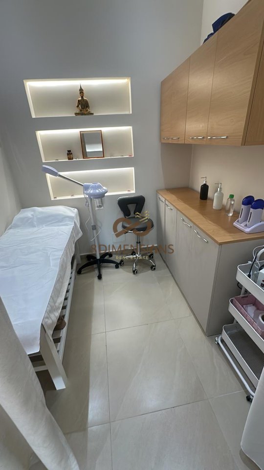 For rent, Aesthetic Shop Kavaja Street near Square 21 (D825A-32)