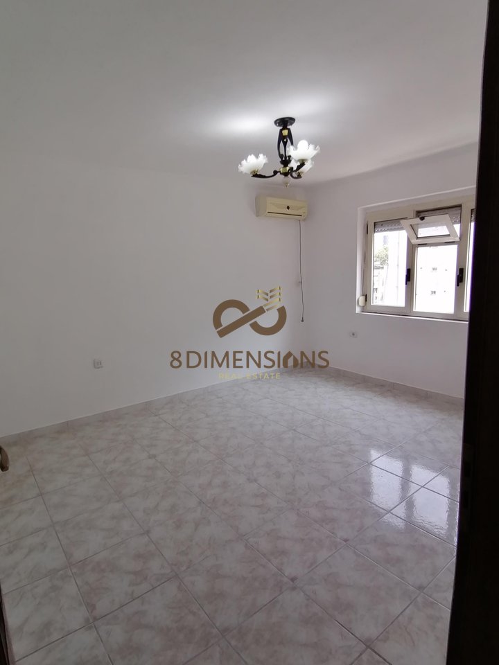 Appartamento 2+1 + Cucina Separata + Balcone in affitto in Via Islam Alla, vicino a Myslym Shyri