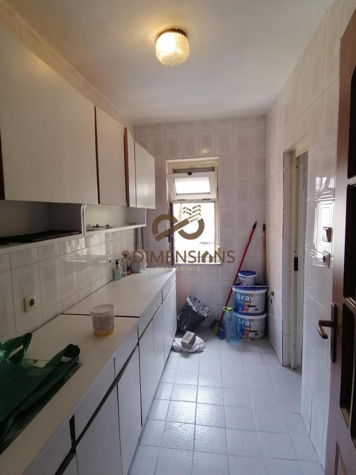 Appartamento 2+1 + Cucina Separata + Balcone in affitto in Via Islam Alla, vicino a Myslym Shyri
