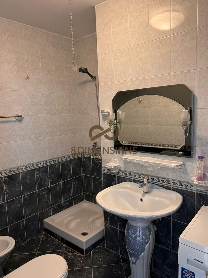 Jepet me qera Apartament  2+1  Te Pazari I Ri ne Rrugen Qemal Stafa (D8242A-140)