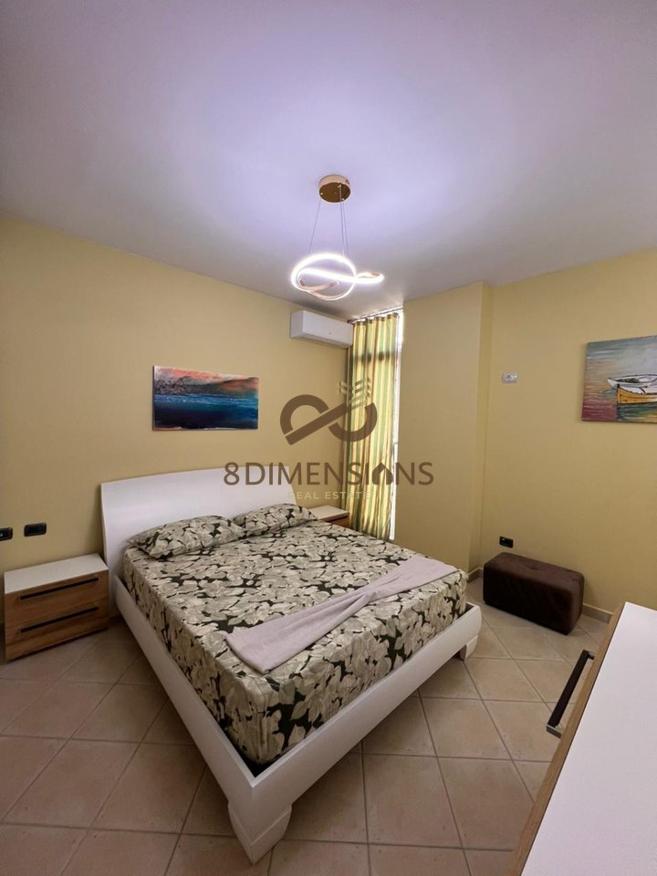 Jepet me qera Apartament  2+1  Te Pazari I Ri ne Rrugen Qemal Stafa (D8242A-140)