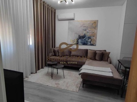 Jepet me qera Apartament 1+1 Ne Yzberisht prane Spitali American 3 (D8241A-148)