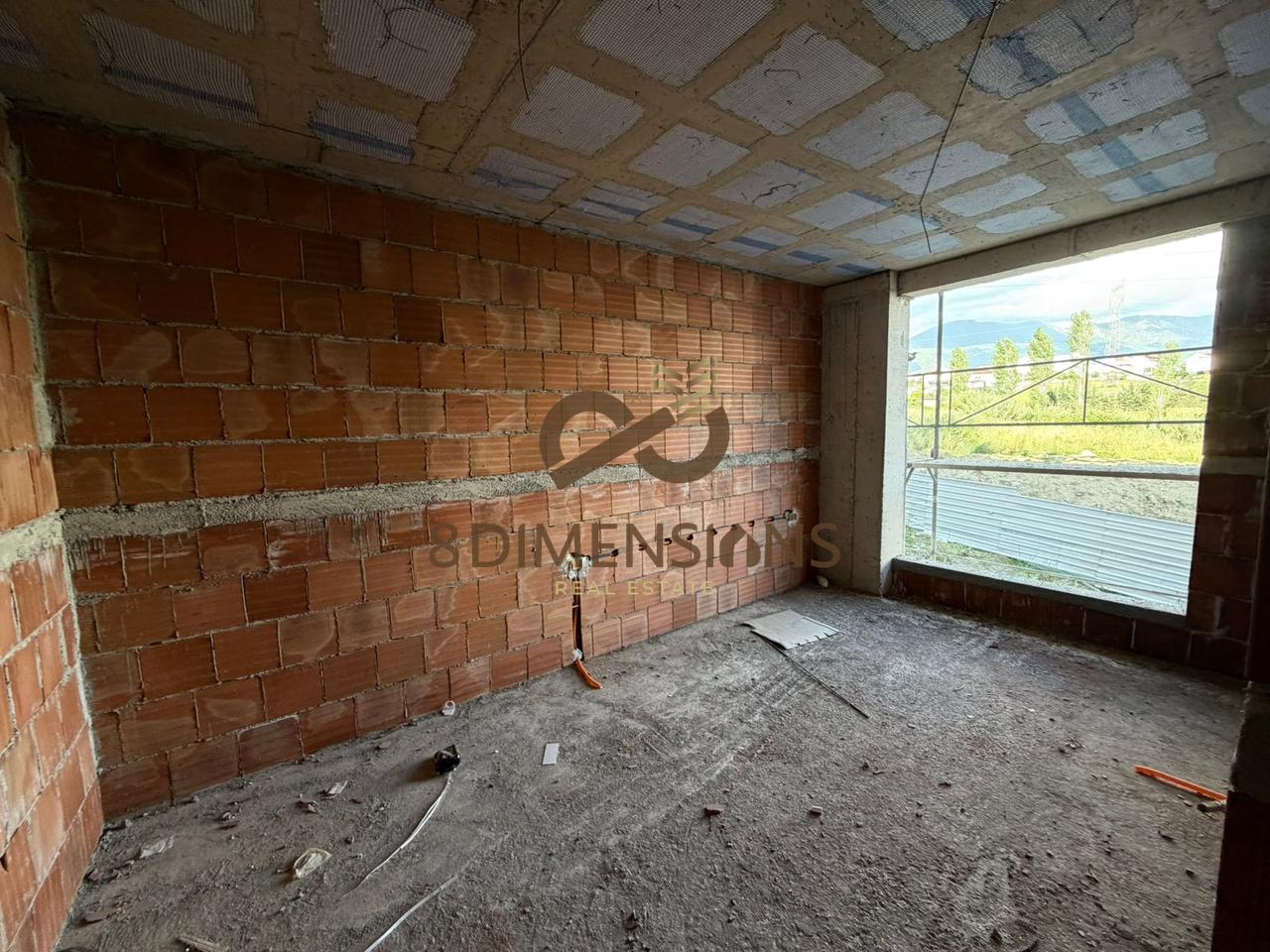 Shitet Apartamenti 1+1 ne nje prej Rezidencave te Reja ne Paskuqan (D8141A-75)
