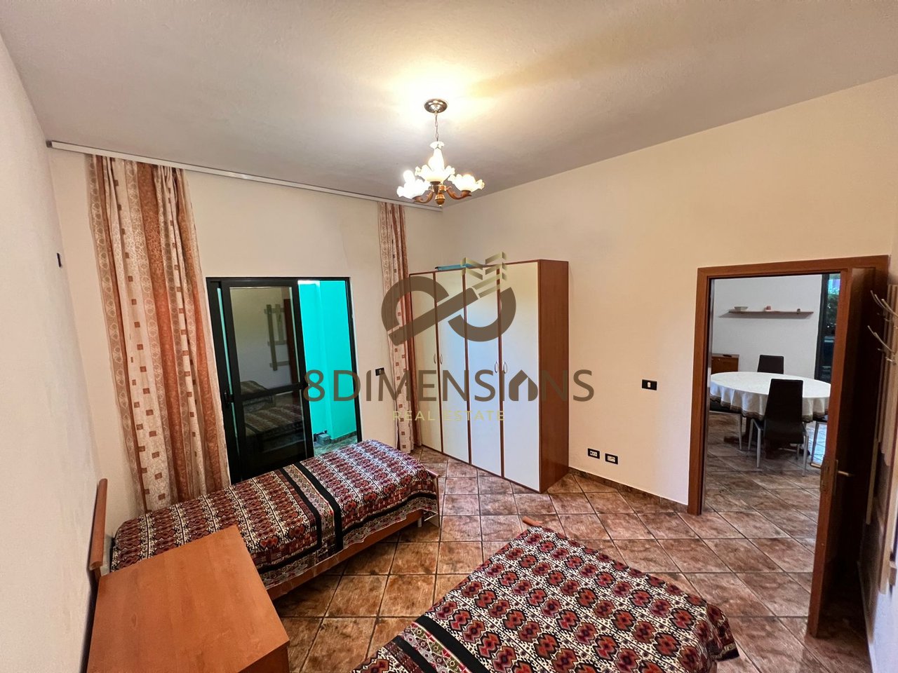 Jepet me qera Apartament 2+1 ne Rrugen e Durresit  prane Hotel Colosseo (D8242A-146)