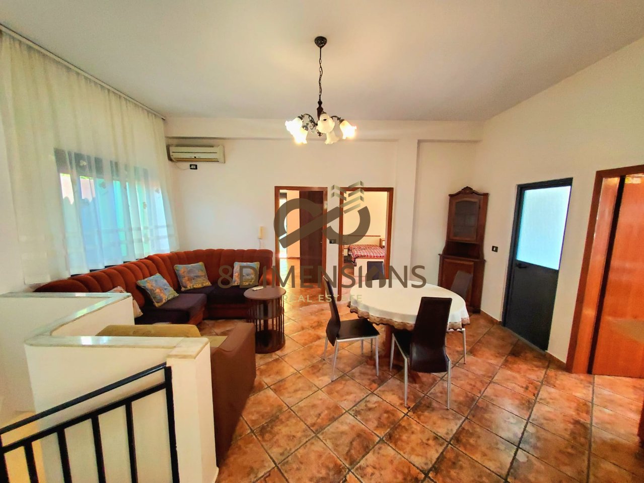 Jepet me qera Apartament 2+1 ne Rrugen e Durresit  prane Hotel Colosseo (D8242A-146)