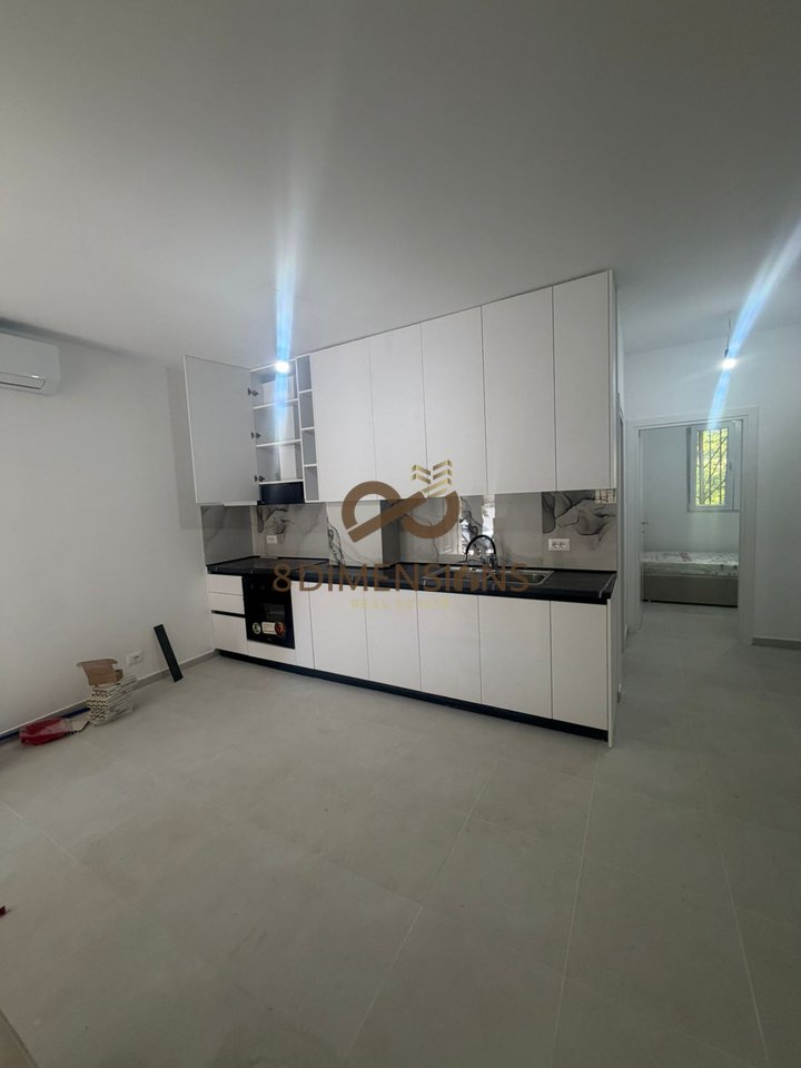 Shitet Apartament 2+1 ne Laparake prane KMY  (D8142Z-16)