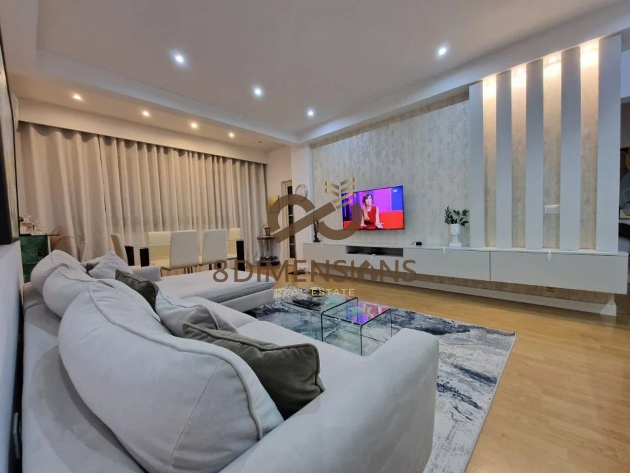 Appartamento 3+1+2 in vendita in Via Fortuzi, vicino all'Hotel Comfort