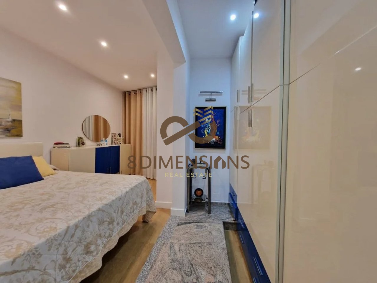 Appartamento 3+1+2 in vendita in Via Fortuzi, vicino all'Hotel Comfort