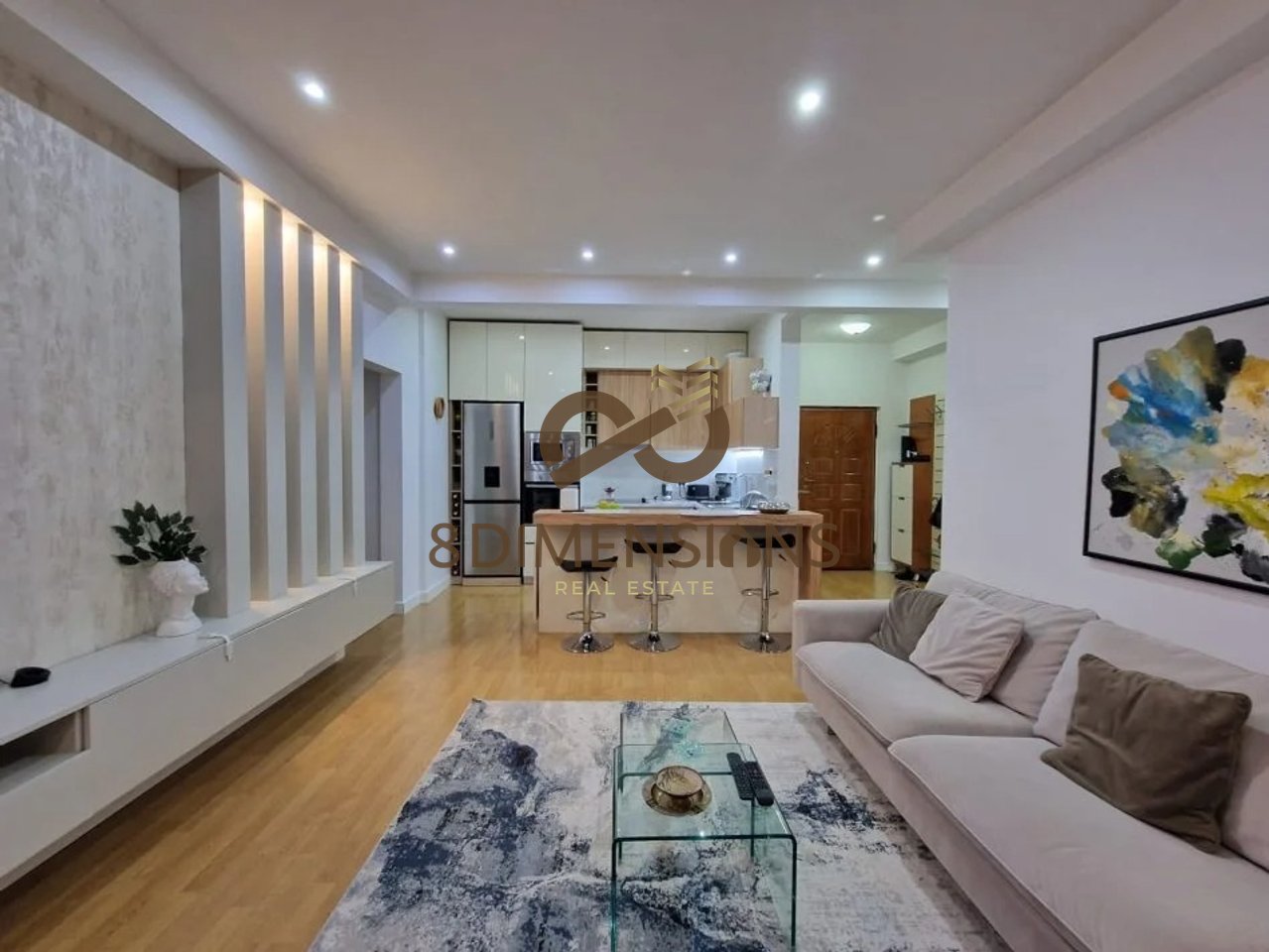 Appartamento 3+1+2 in vendita in Via Fortuzi, vicino all'Hotel Comfort