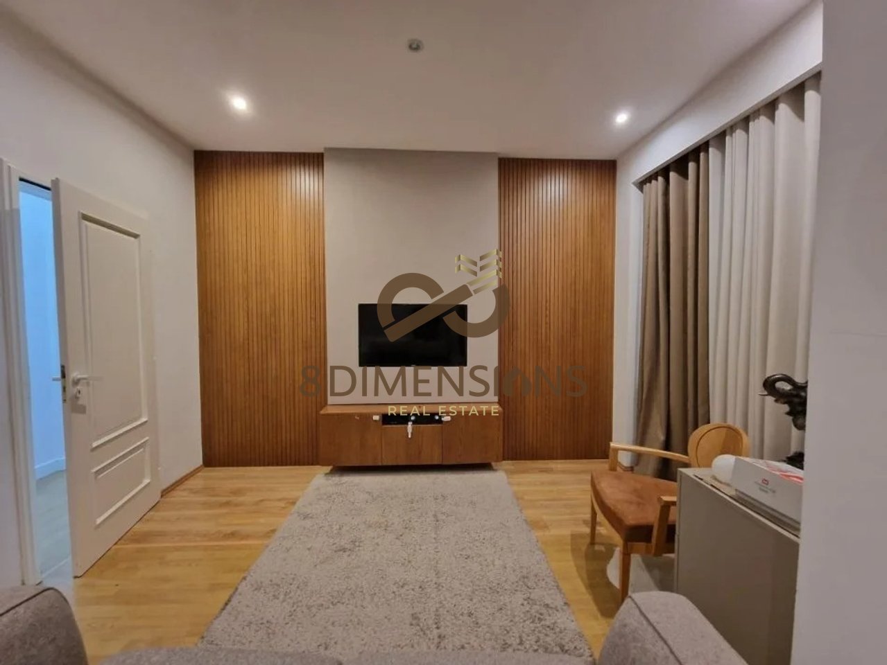 Appartamento 3+1+2 in vendita in Via Fortuzi, vicino all'Hotel Comfort