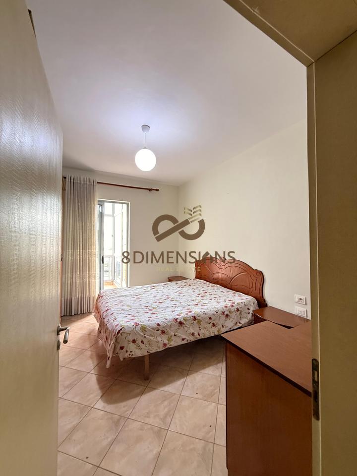 Shitet Apartament 1+1 ne Ali Dem me hipoteke prane Tregut te ri elektrik (D8141A-83)