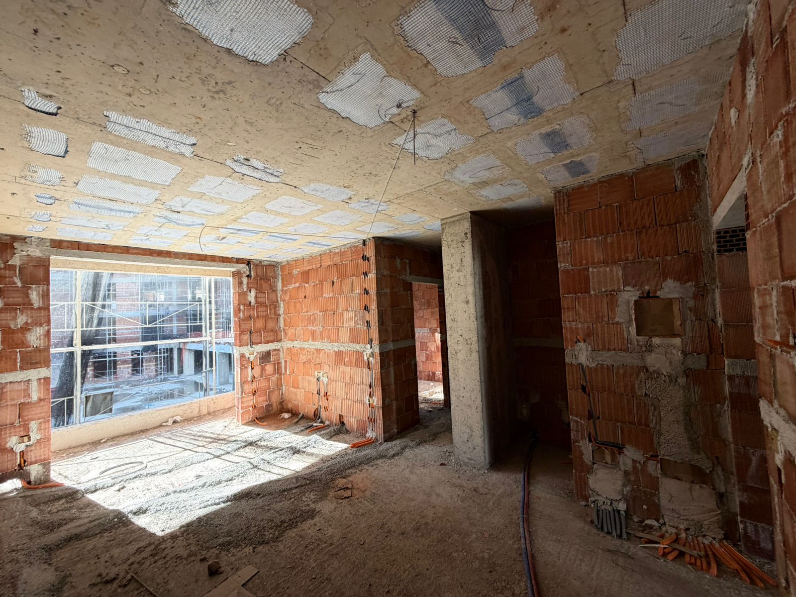 Shitet Apartamenti 1+1 ne nje prej Rezidencave te Reja ne Paskuqan (D8141A-75)