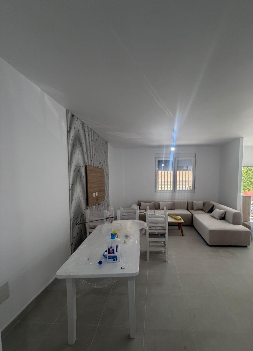 Shitet Apartament 2+1 ne Laparake prane KMY (D8142Z-16)