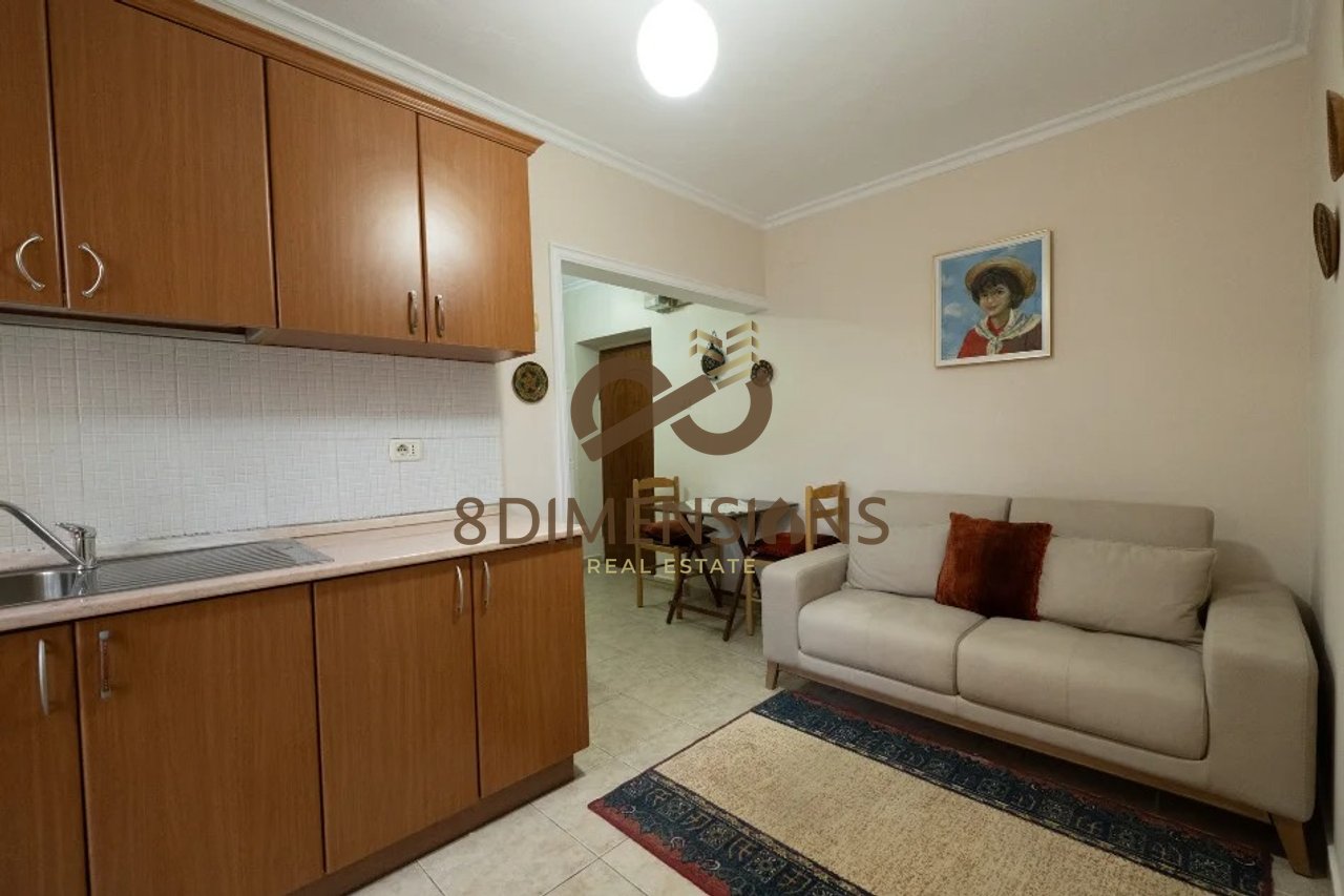Jepet me qera Apartament 1+1 ne Rrugen Mihal Grameno, prane shkolles Mihal Grameno ne Tirane(D8241A-149)