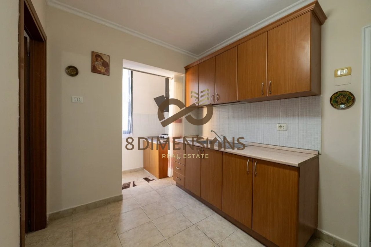 Jepet me qera Apartament 1+1 ne Rrugen Mihal Grameno, prane shkolles Mihal Grameno ne Tirane(D8241A-149)