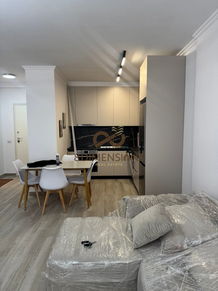 Apartament totalisht i ri 1+1 - Bulevardi i Ri,prane Usluga D8241A-153