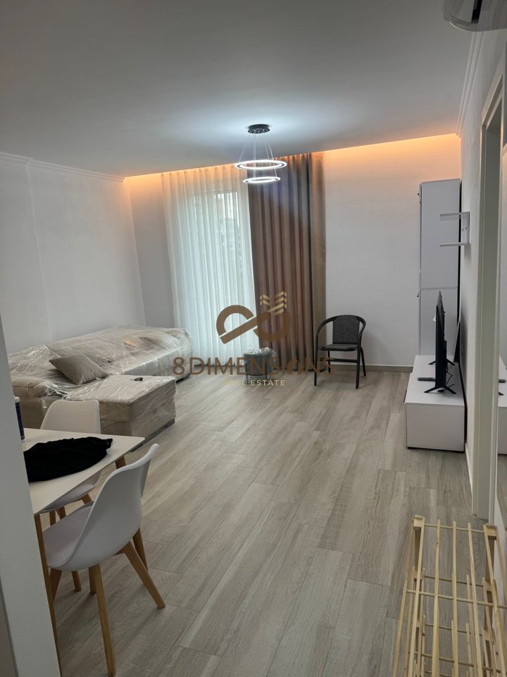 Apartament totalisht i ri 1+1 - Bulevardi i Ri,prane Usluga D8241A-153
