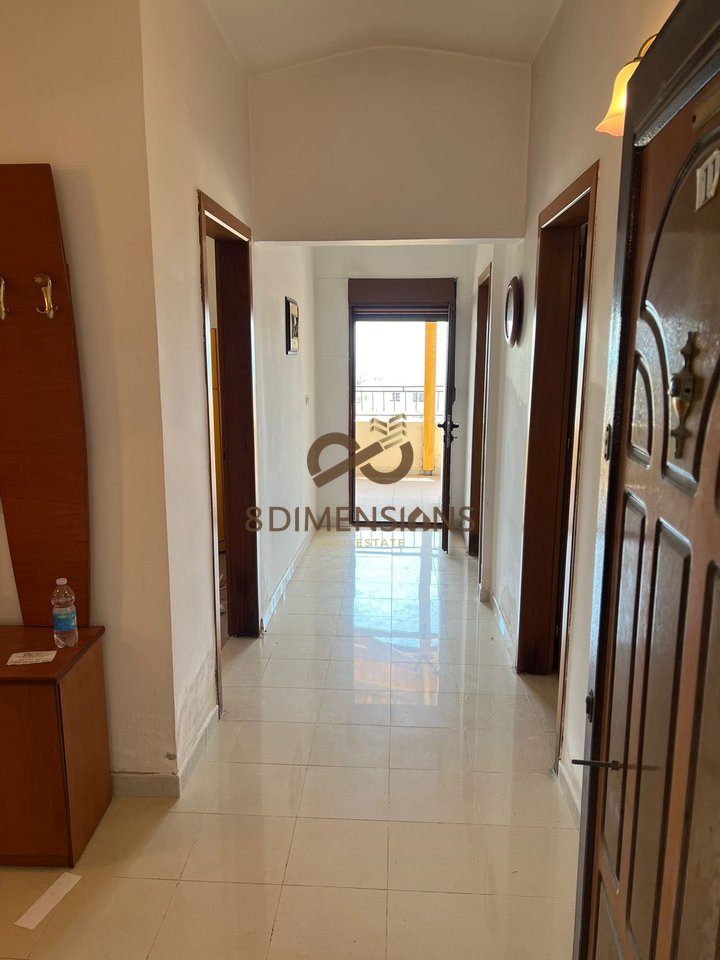 Shitet Apartament 2+1 ne Durres prane Plazh Hekurudha  (D8142A-101)