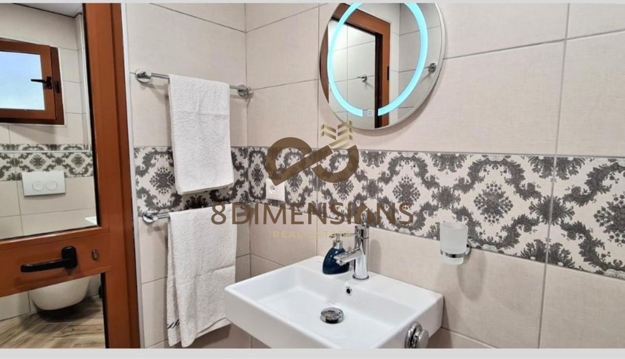SHITET APARTAMENT PRANE KRYQEZIMIT TE 21 DHJETORIT  (D8141Z-19)
