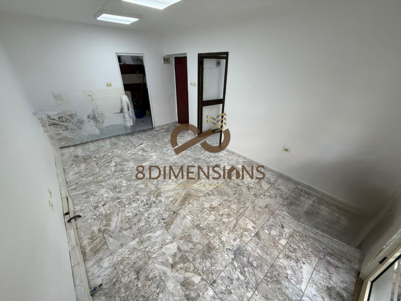 MUNDESI IDEALE INVESTIMI!!! APARTAMENT 1+1 NE MYSLYM SHYR PRANE GJYKATES SE RRETHIT (D8141Z-21)