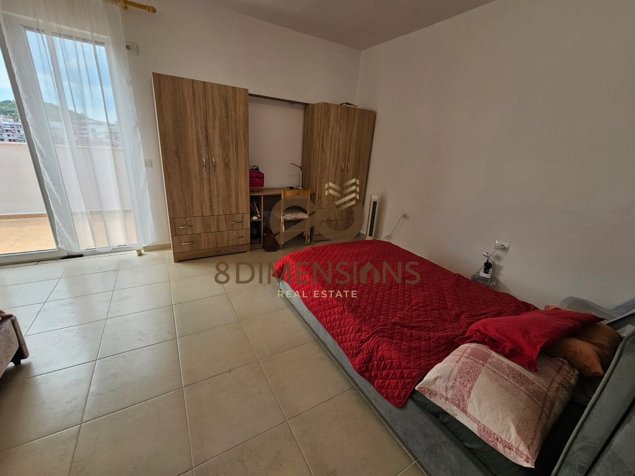 Shitet apartament 2+1+2+Verande ne Kombinat - MUNDESI NDARJE/INVESTIMI  D8142A-107