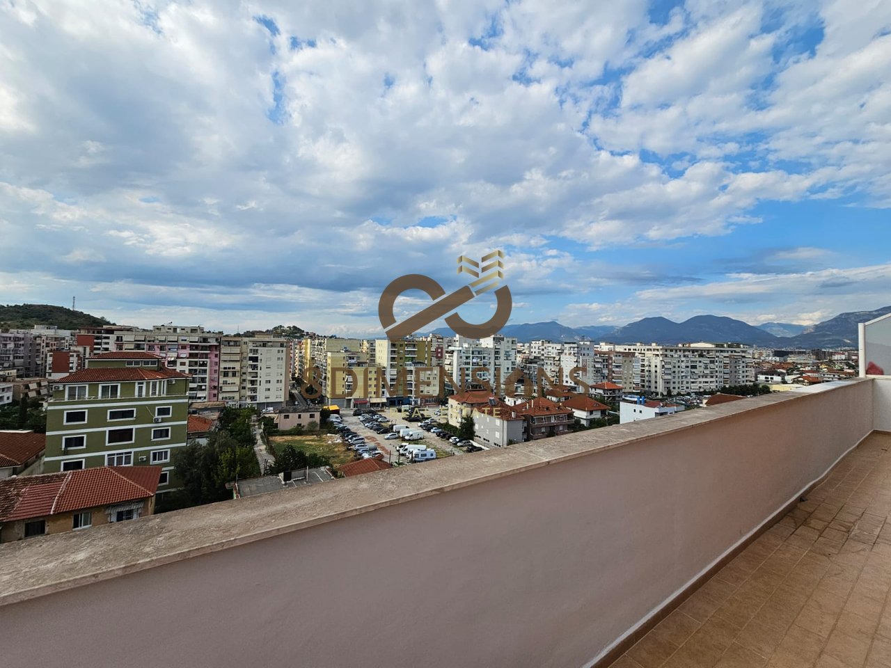 Shitet apartament 2+1+2+Verande ne Kombinat - MUNDESI NDARJE/INVESTIMI  D8142A-107