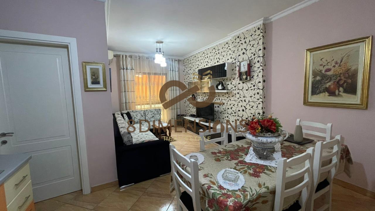 Jepet apartament me qera 2+1 tek rrethi i Astirit D8242A-156