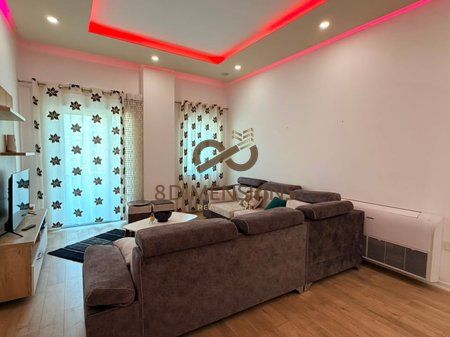 Shitet super apartament 2+1+2 tualete  tek Rruga Peti, prane Liqenit Artificial te Tiranes (ID D8142A-162)
