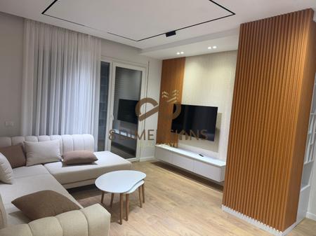 Apartament 2+1+2 me post parkimi  me Qera ne rrugen 5 Maj ne Tirane( D8242A-306)
