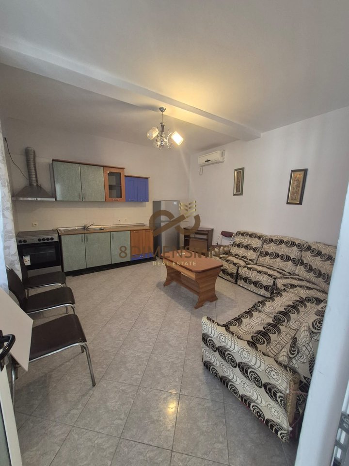 Jepet me qera apartament 2+1 prane Prokurorise D8242A-300