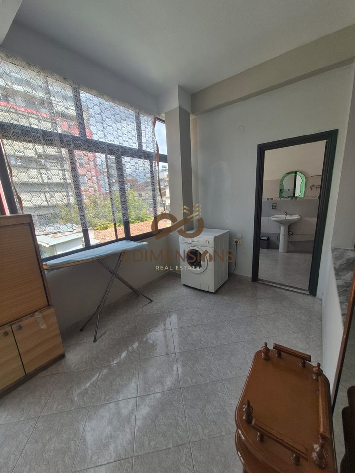 Jepet me qera apartament 2+1 prane Prokurorise D8242A-300