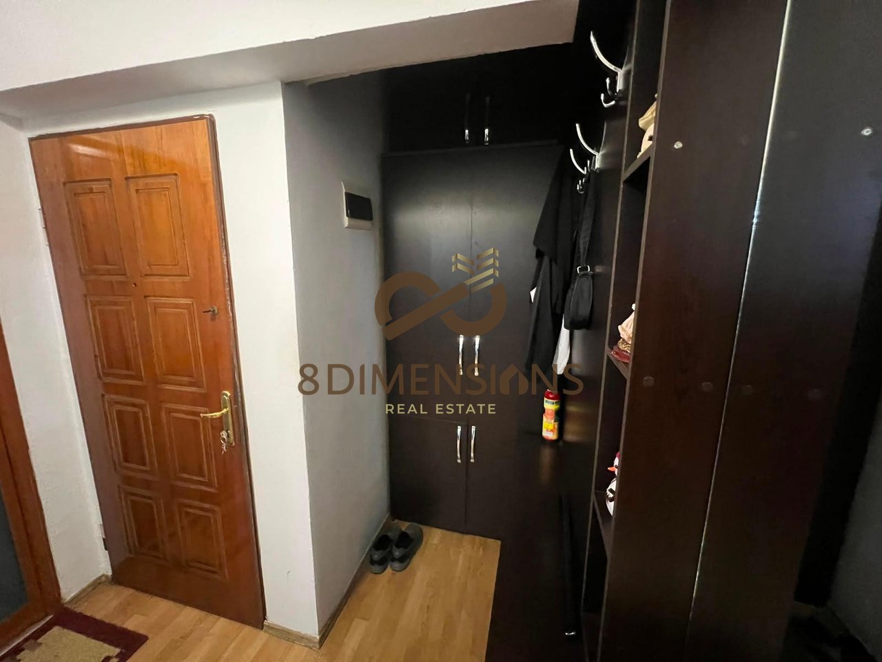 Apartament 2+1 me Kuzhine me Vete me qera tek Rruga Bardhyl - Tirane (ID D8242Z-36)
