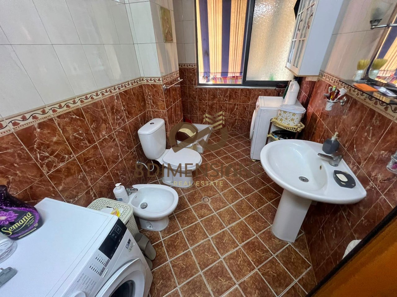 Apartament 2+1 me Kuzhine me Vete me qera tek Rruga Bardhyl - Tirane (ID D8242Z-36)

