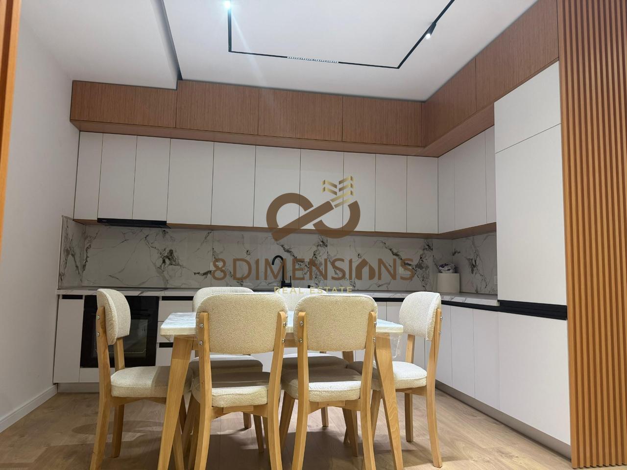 Apartament 2+1+2 me post parkimi  me Qera ne rrugen 5 Maj ne Tirane( D8242A-306)
